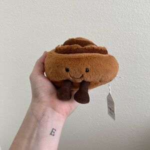 Jellycat Amuseables Cinnamon Bun